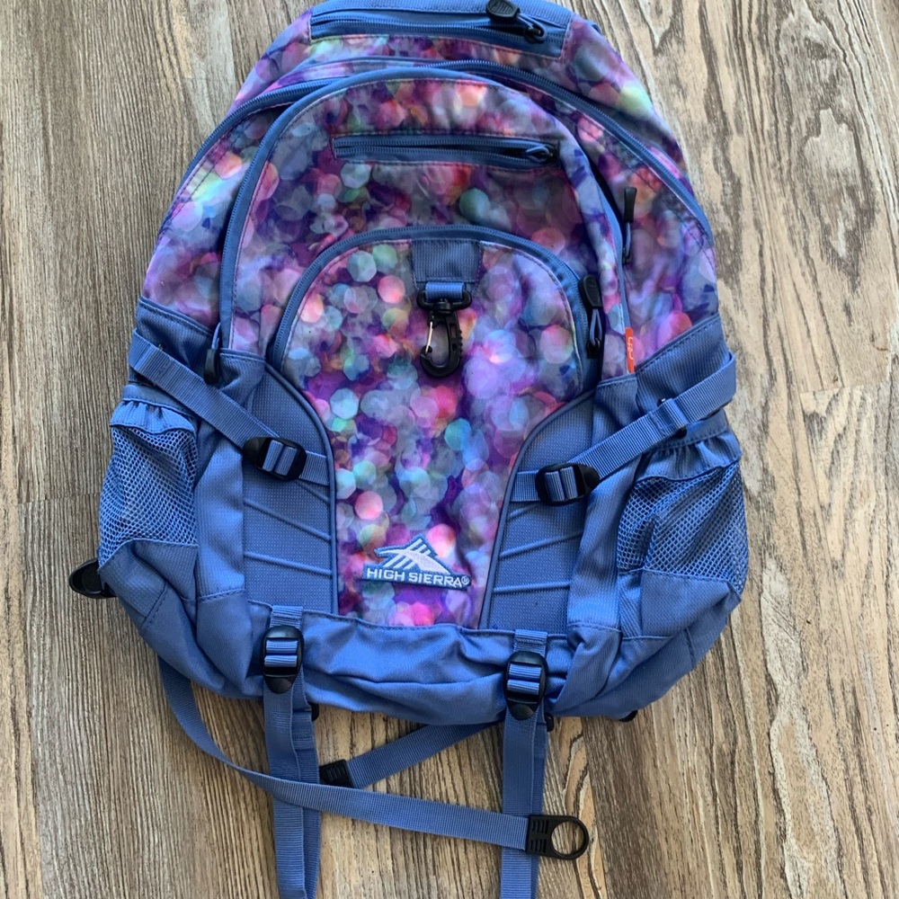 A High Sierra kids backpack NEVER USED